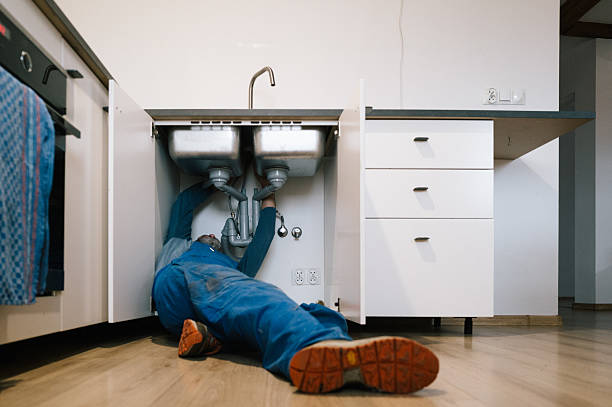 Professional Leak Detection technician working in Newtonsville, OH